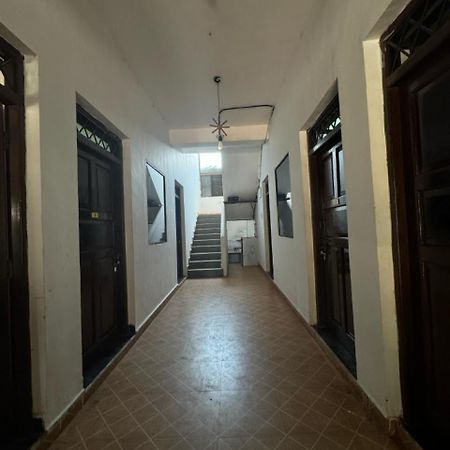 Albert'S Place Guest House Анжуна Екстер'єр фото